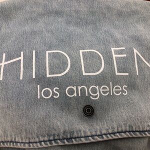 Hidden Los Angeles Denim messenger bag ✨💙